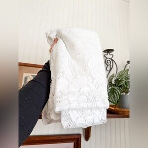 Vintage White Lace Floral Table Runner